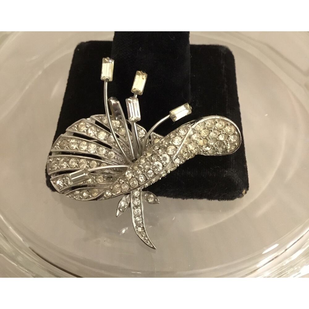 VINTAGE MARCEL BOUCHER #6177 FIGURAL LILY FLOWER PAVE RHINESTONE RHODIUM BROOCH